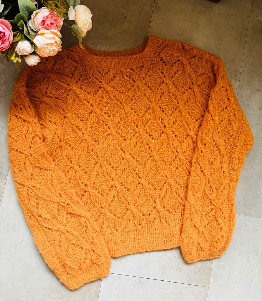 Sieviešu džemperis.