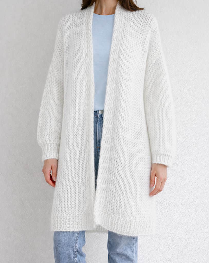 Balta garā mohēras jaka