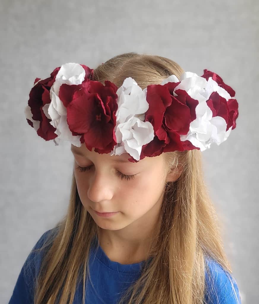 Mākslīgo ziedu vainags 🇱🇻