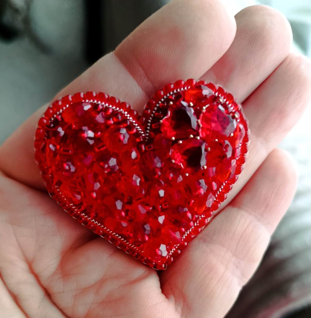 Piespraude (broša) "Sarkanā Sirds" 