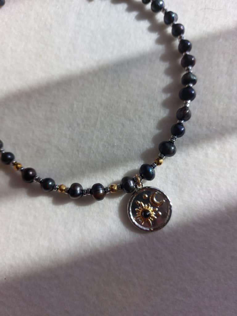 Saldūdens pērļu kaklarota ar kulonu