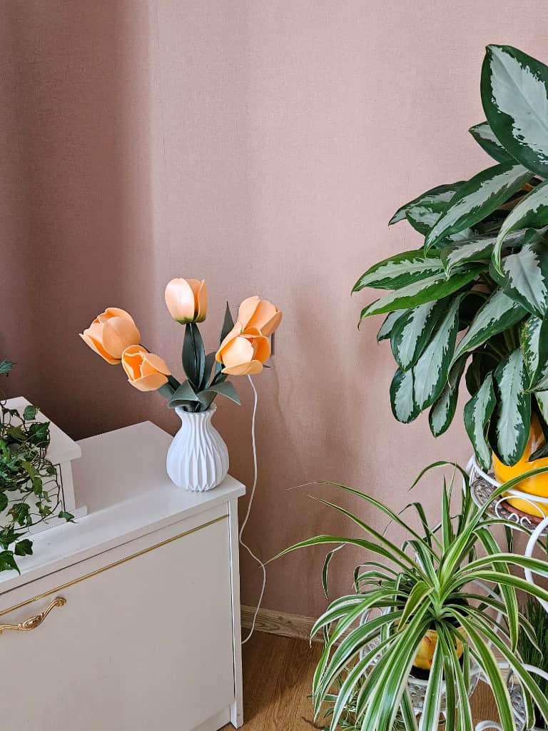 Naktslampiņa "TULPES"