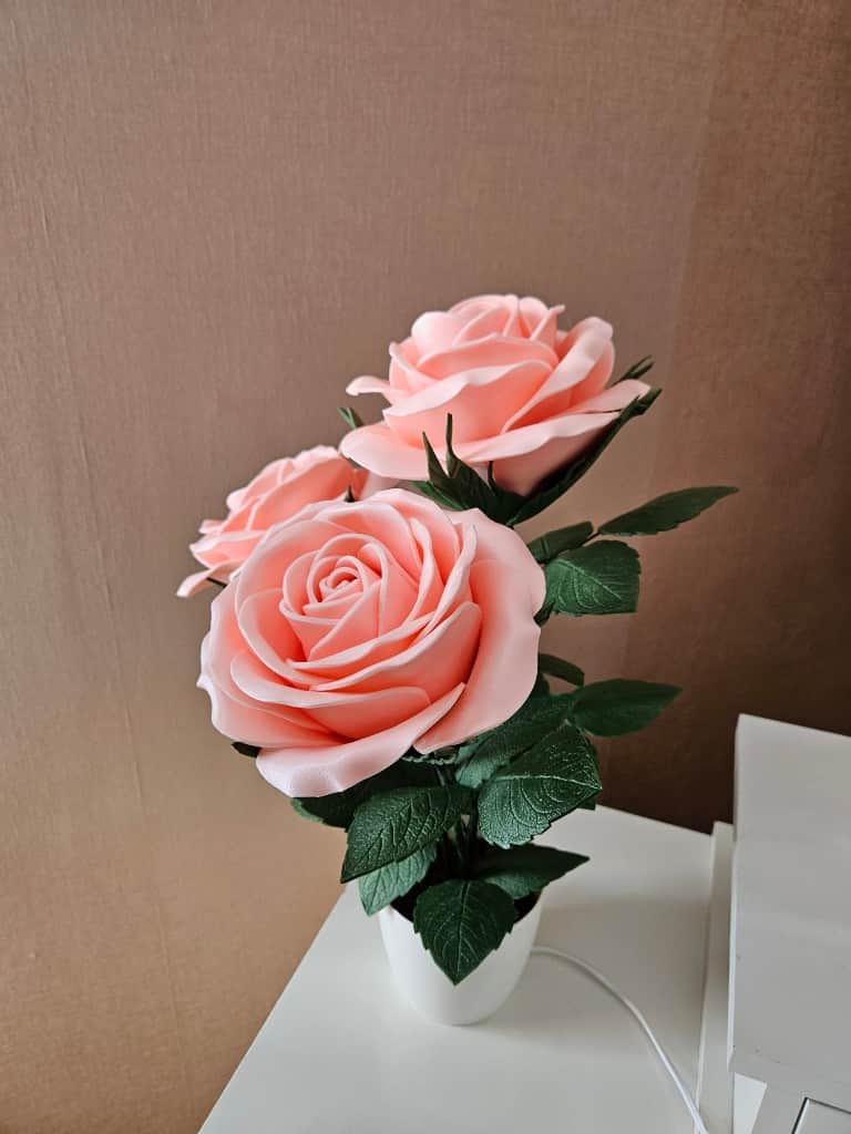 Naktslampiņa "ROZES"