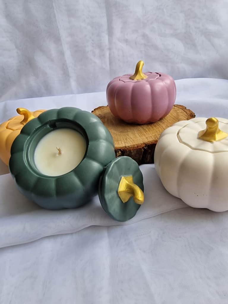 Svece ķirbīša trauciņā