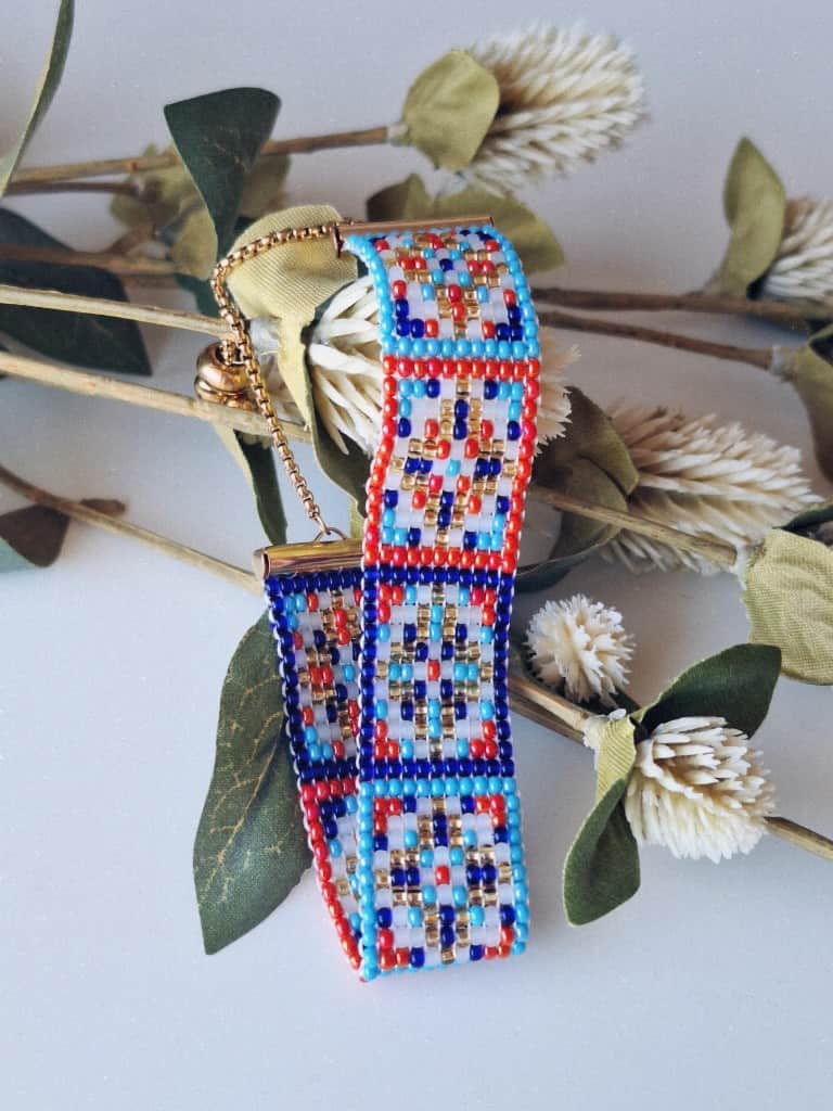 Pērlīšu rokassprādze