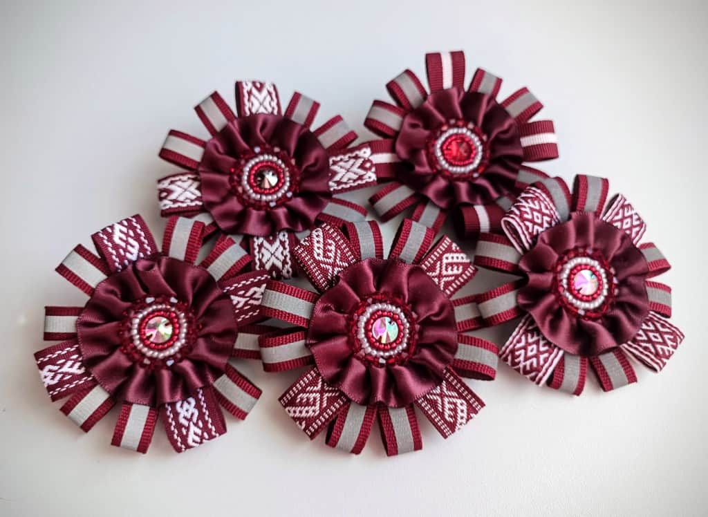 Piespraude Latviskā atstarojoša