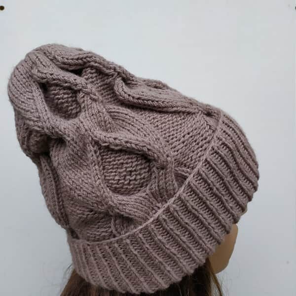 Adīta cepure ar pīnēm / Sieviešu cepure