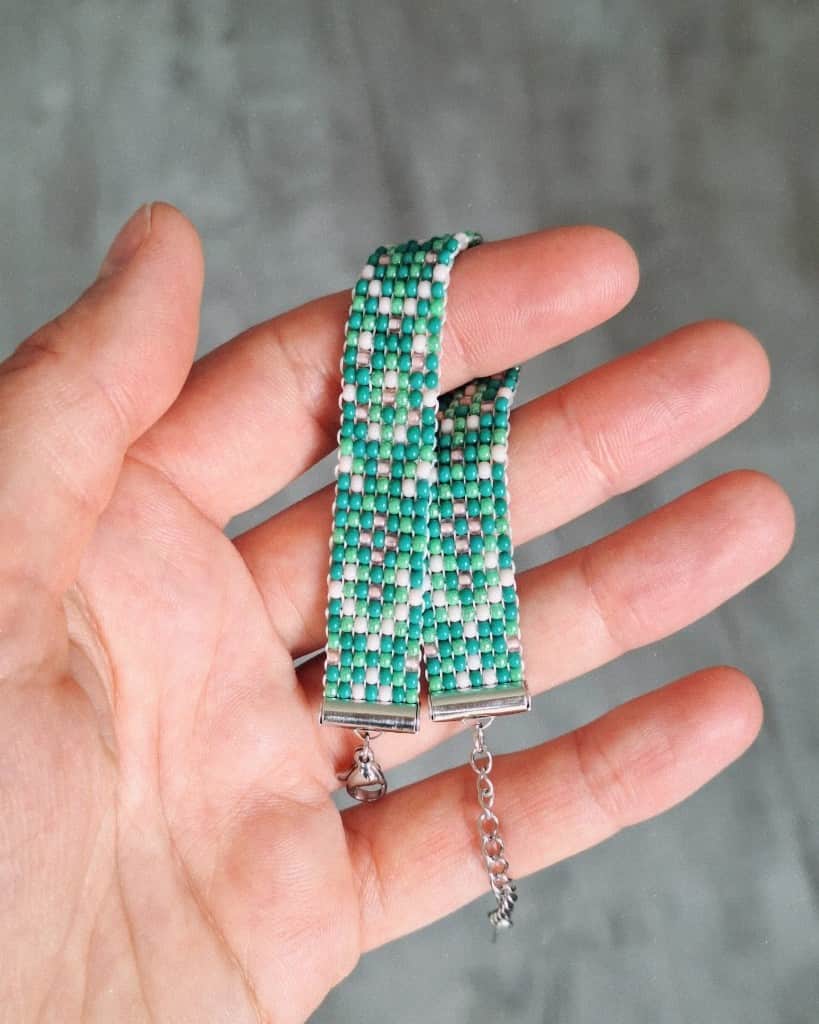 Pērlīšu rokassprādze