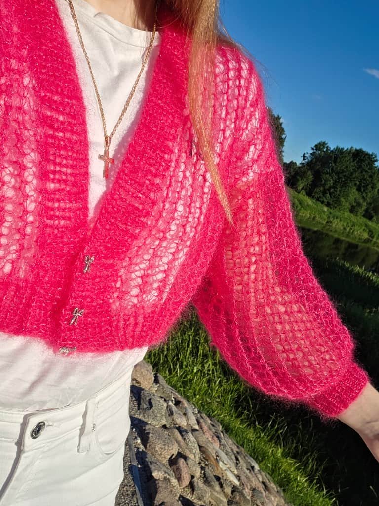 Aveņu krāsas kardigans