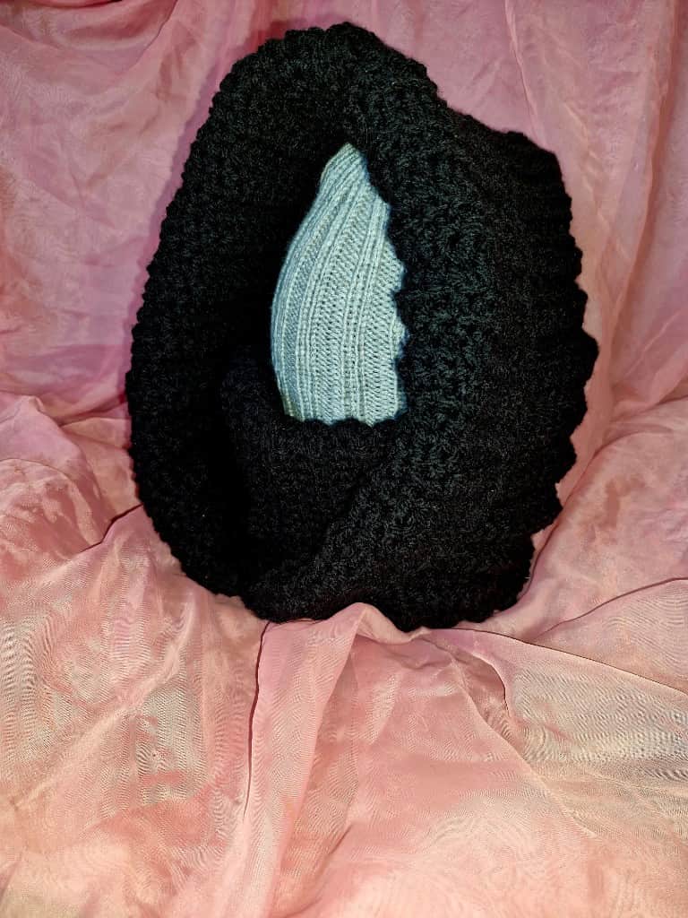 Baklava / šalle ar kapuci