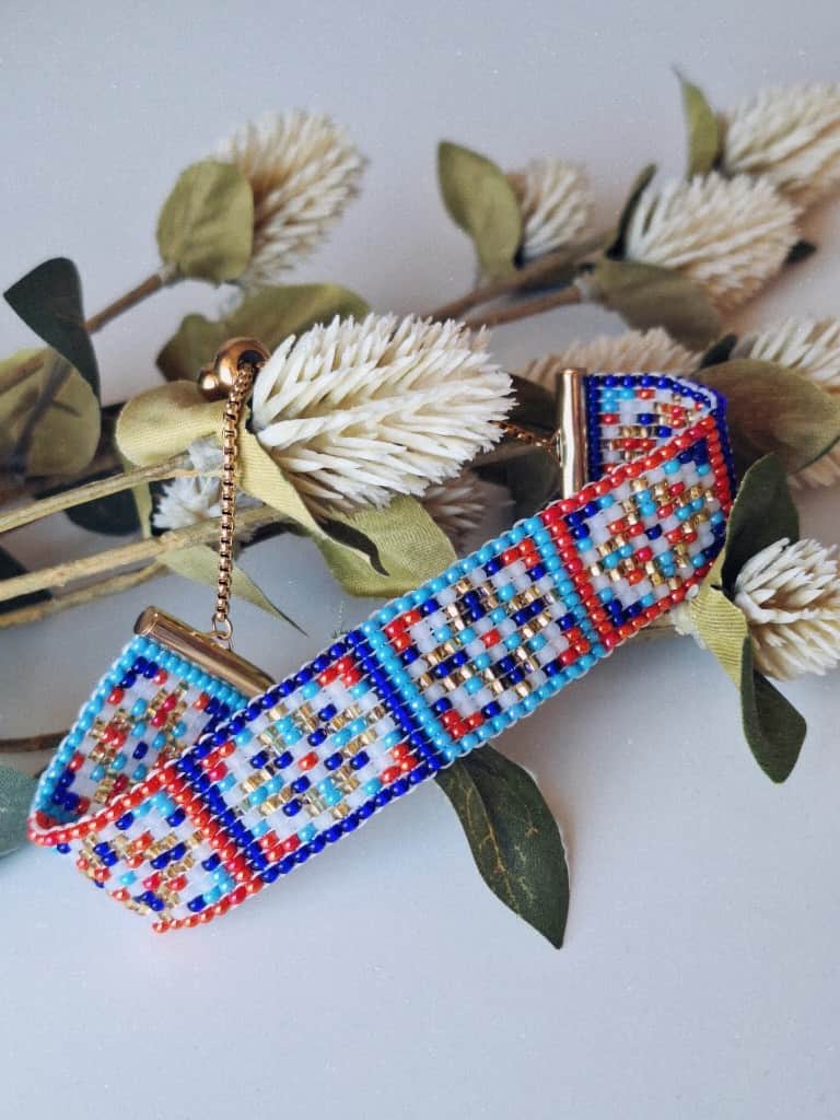 Pērlīšu rokassprādze