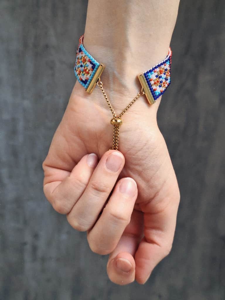 Pērlīšu rokassprādze