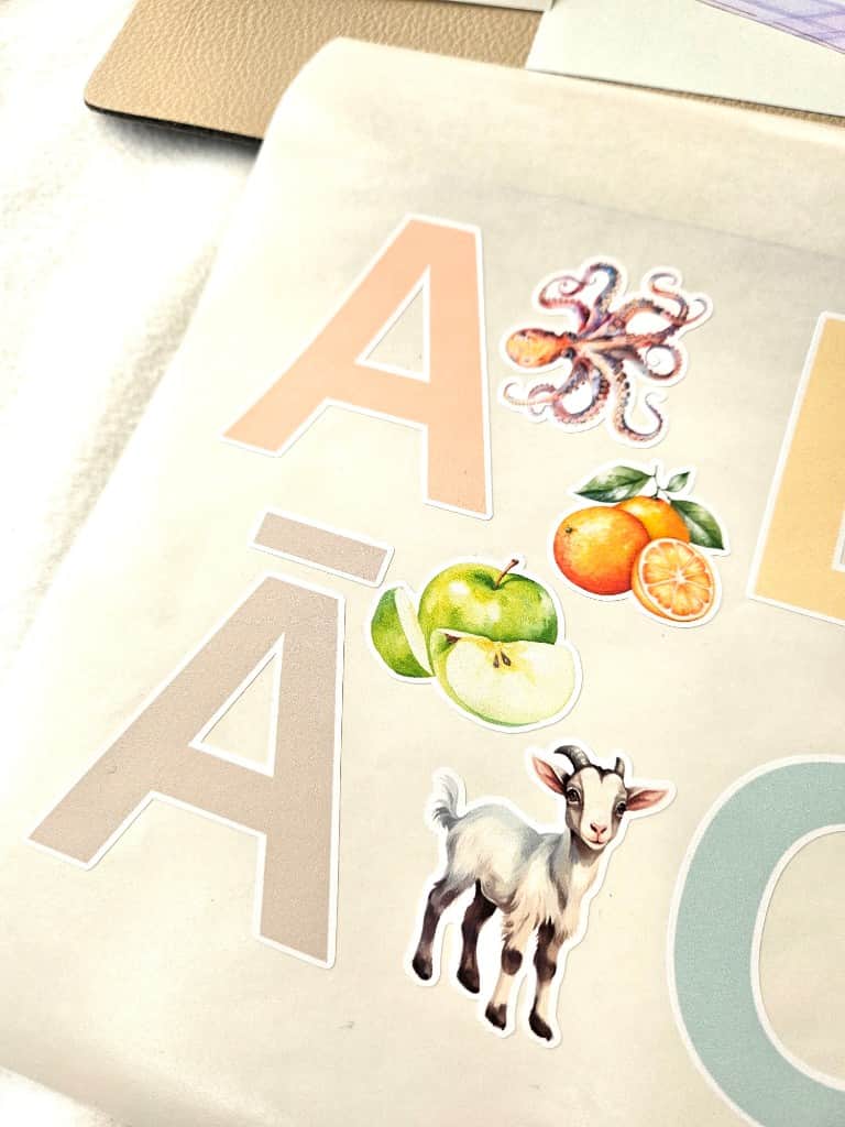 Līmpapīra uzlīmes "Alfabēts Pastelītis"