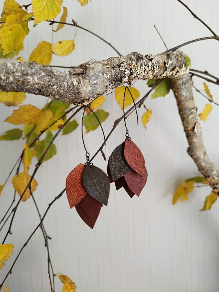 Ādas "Lielo lapu auskari"