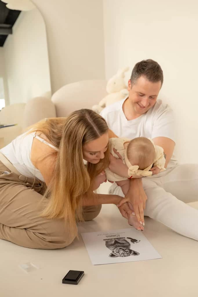 Bērna pēdu nospiedums, Personalizēts lācēna plakāts + nospieduma spilventiņš