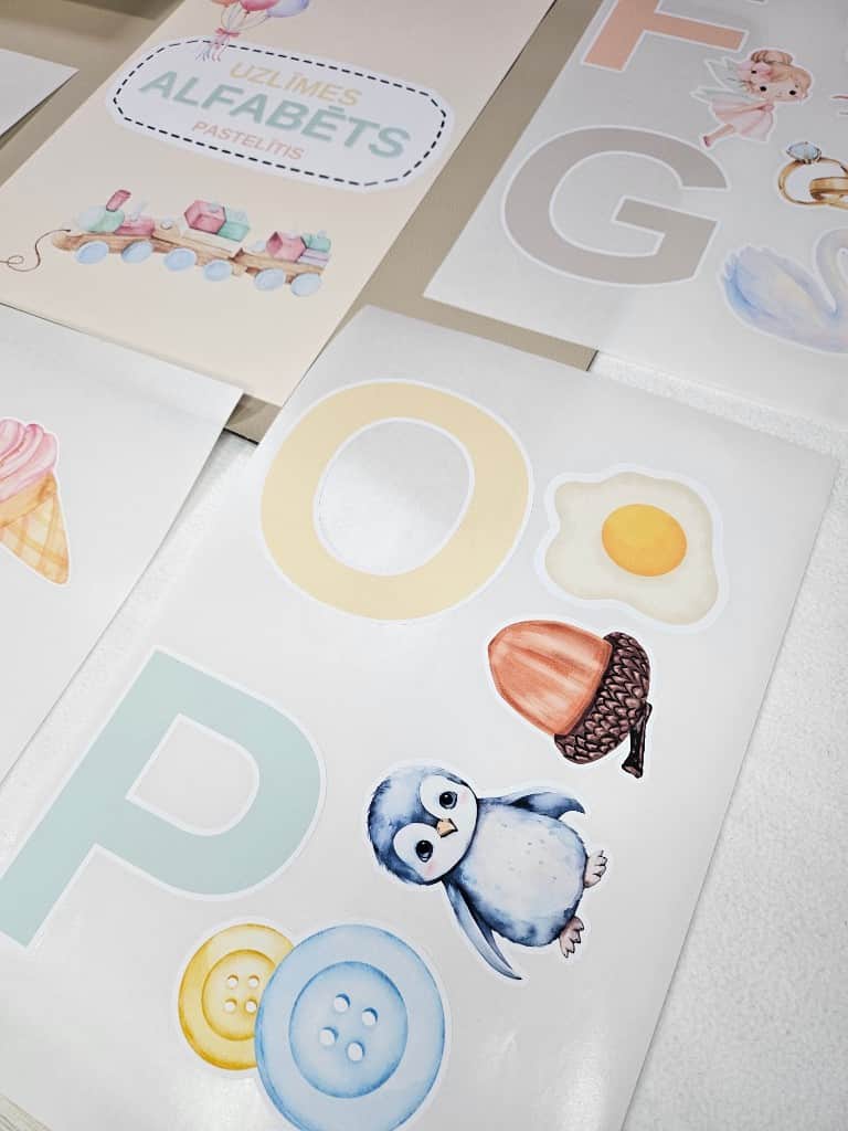 Līmpapīra uzlīmes "Alfabēts Pastelītis"