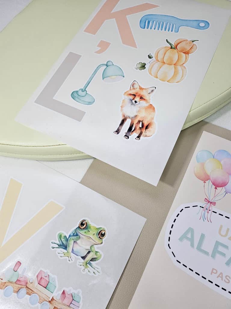 Līmpapīra uzlīmes "Alfabēts Pastelītis"