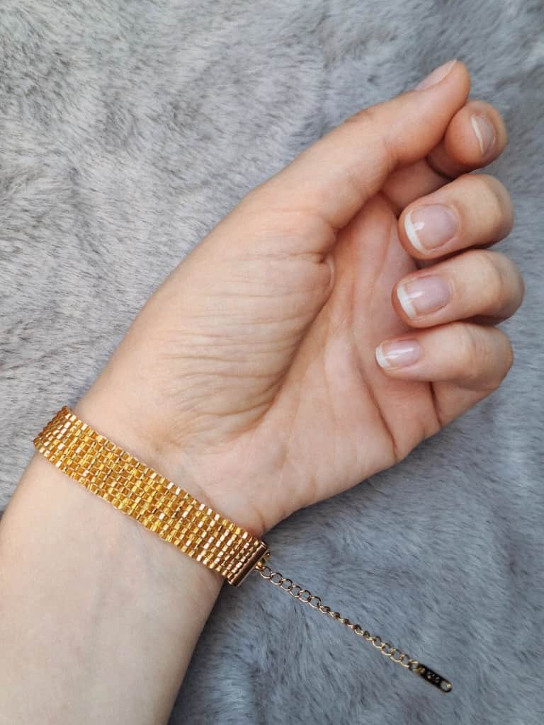 Pērlīšu rokassprādze