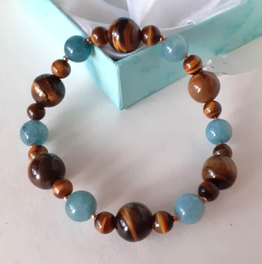 Elastīga dabīgo akmeņu rokassprādze