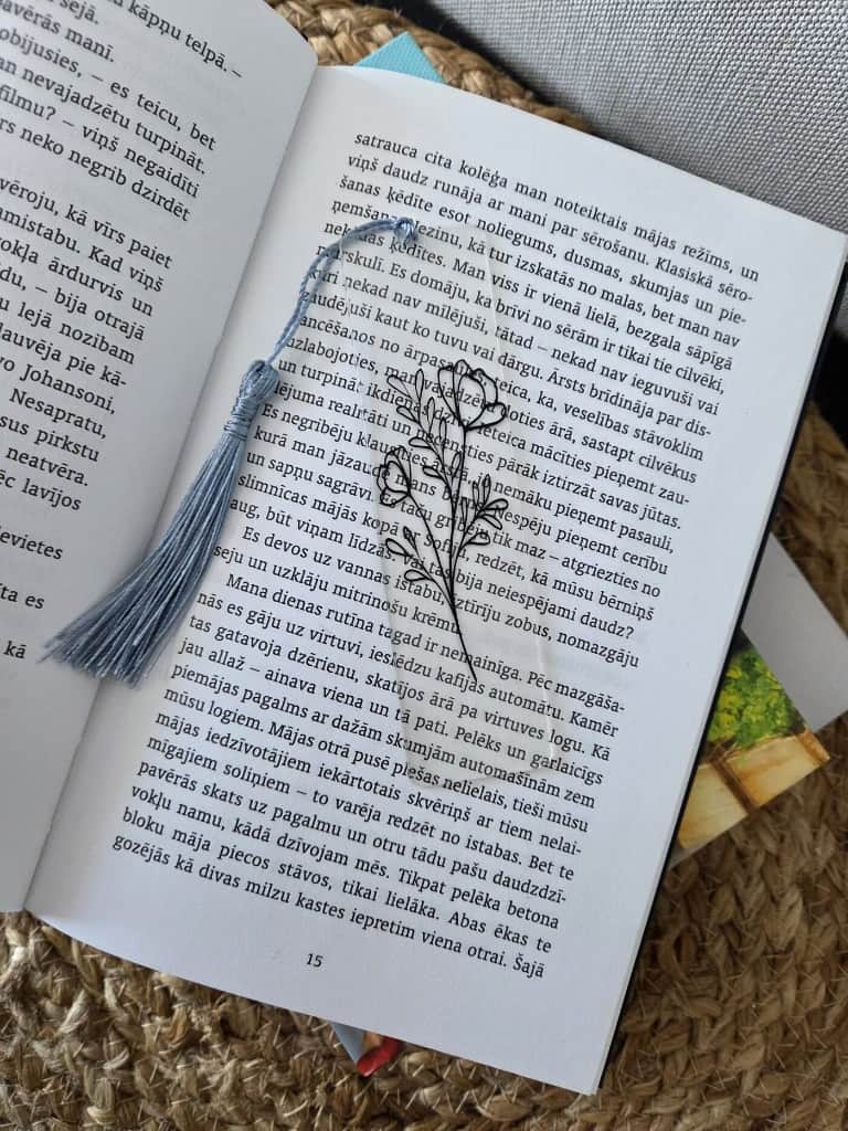 Organiskā stikla grāmatzīmes