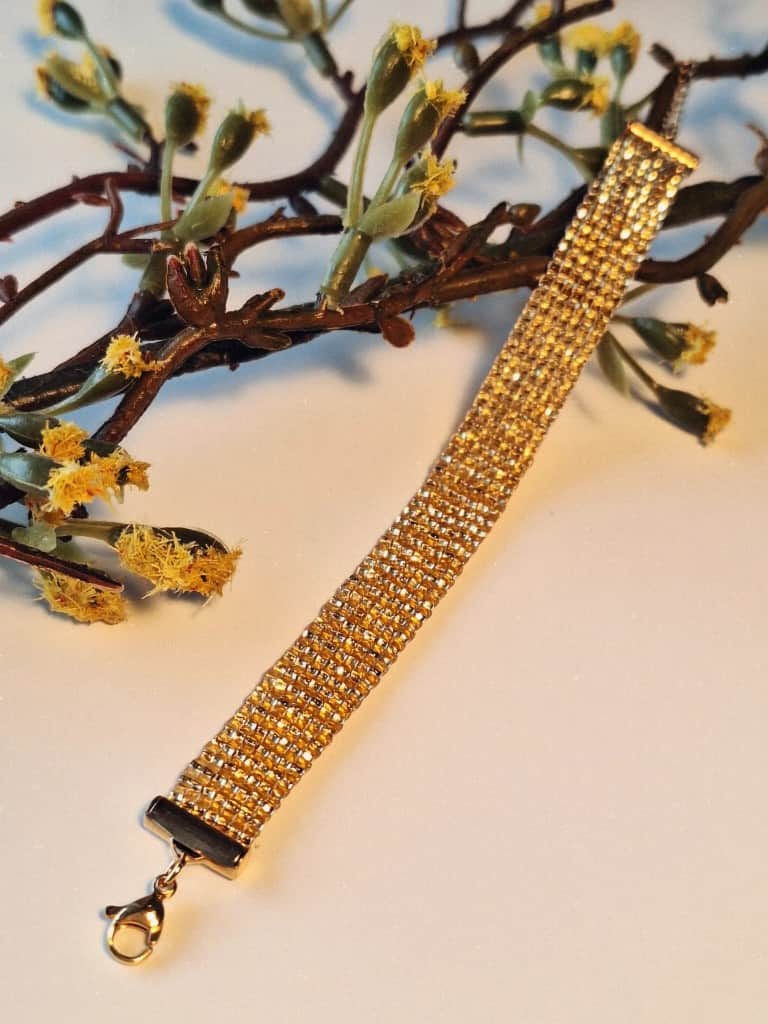 Pērlīšu rokassprādze