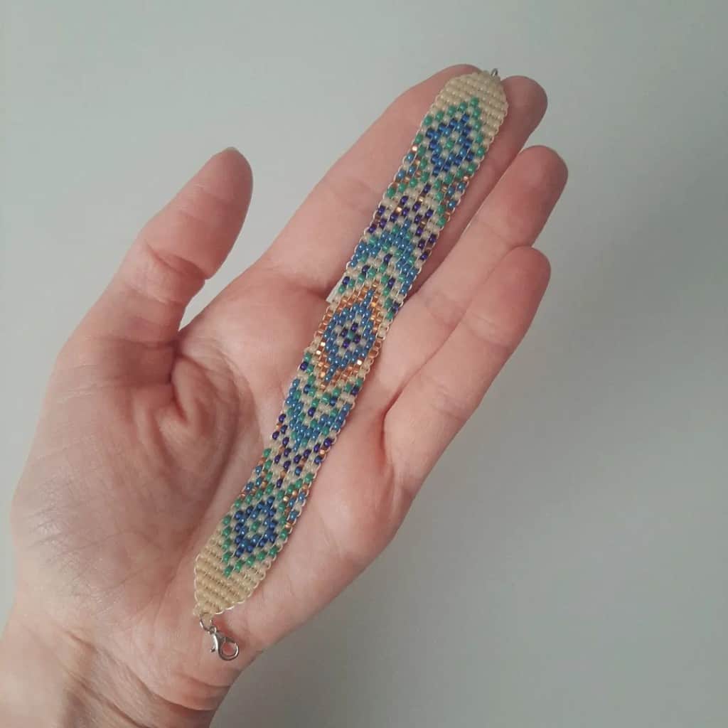 Pērlīšu rokassprādze