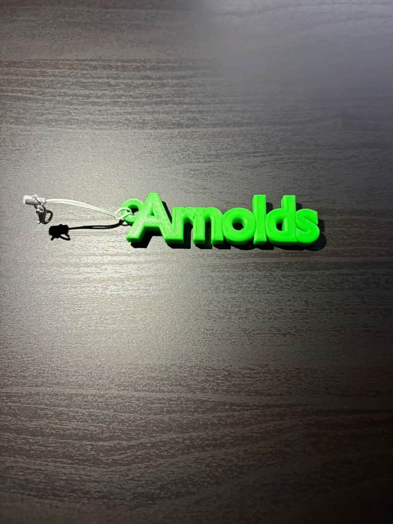 Oriģināla dāvana – individuāls atslēgu piekariņš ar jebkuru vārdu