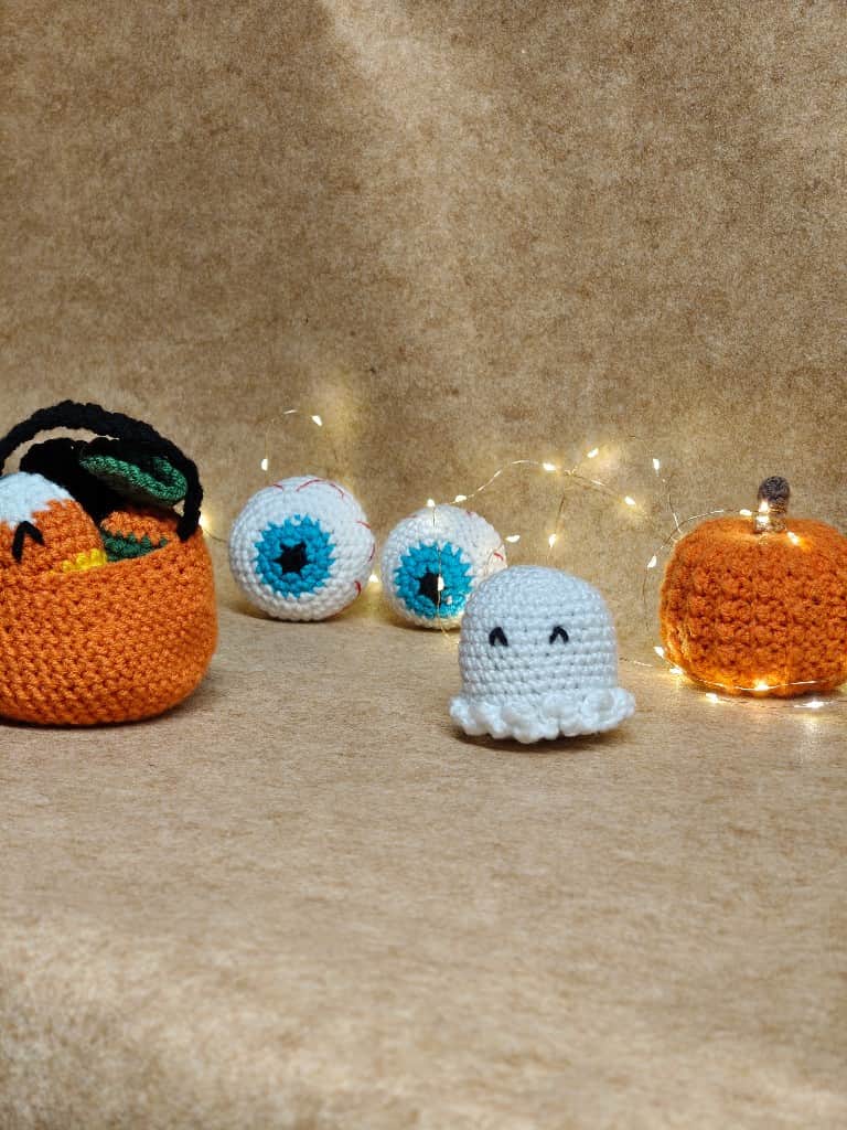 Helovīnu groziņš kaķiem. 🎃