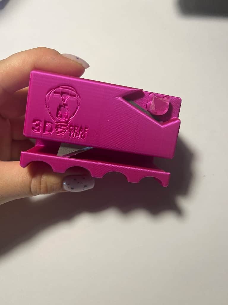 Kartona griezējs - strēmeļu izgatavotājs