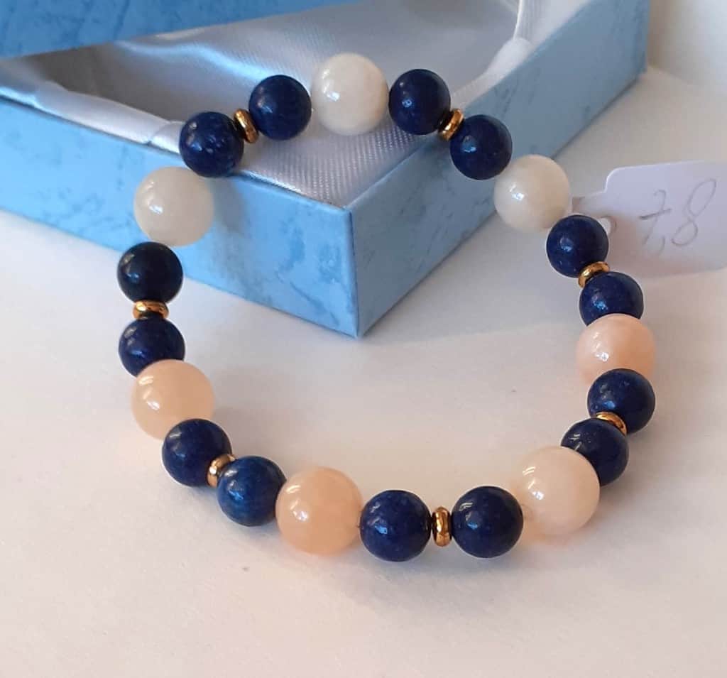 Elastīga dabīgo akmeņu rokassprādze