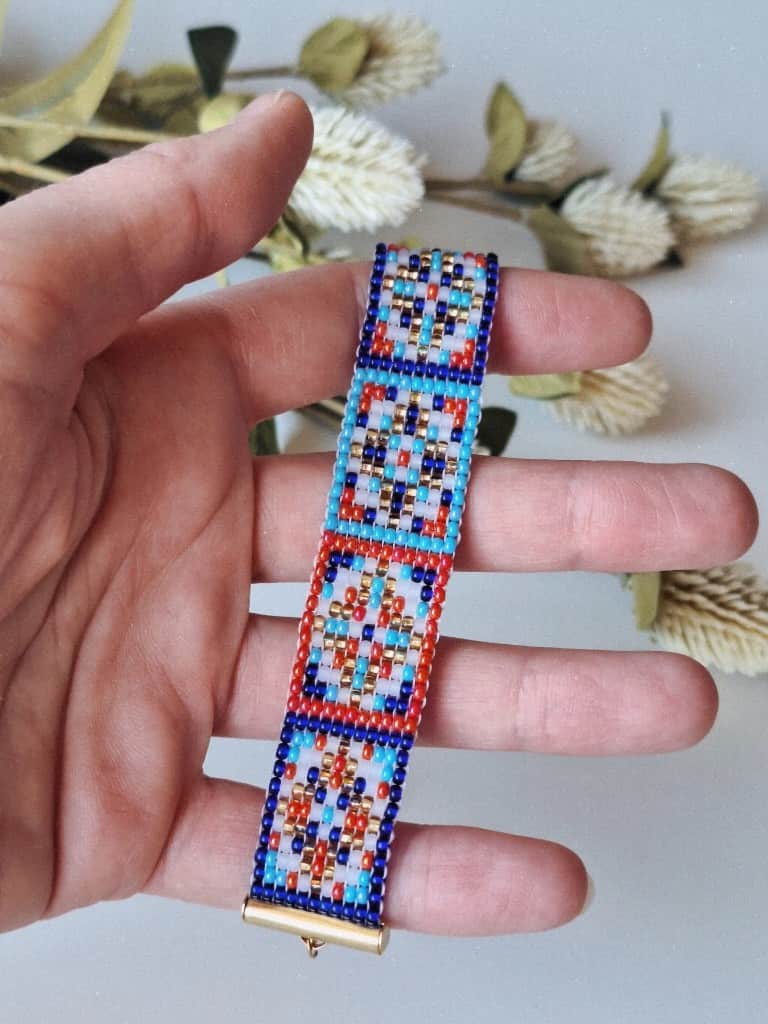 Pērlīšu rokassprādze