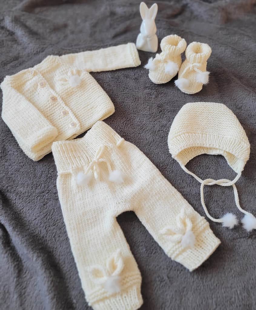 Jaundzimušo merino vilnas komplekts.
