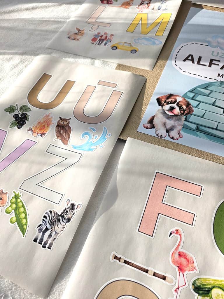 Līmpapīra uzlīmes "Alfabēts"