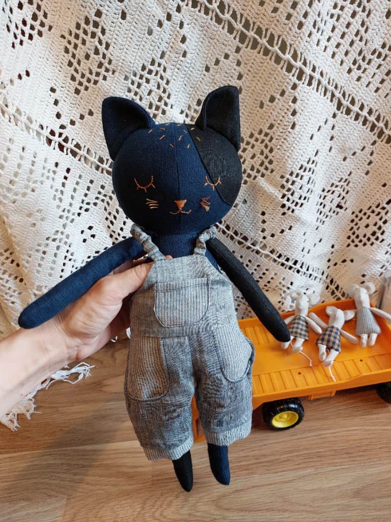 Lelle kaķis, ar vai bez peles