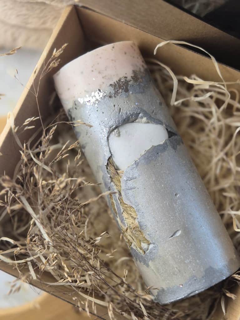 Dizaina svece ģipsī.