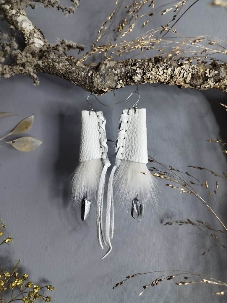 Ādas auskari "Hunter's Daughter" ar kristāliem