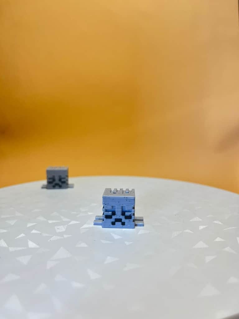 Pārsteigumu olas Eggsplode ar Minecraft kolekcijas figūriņām.