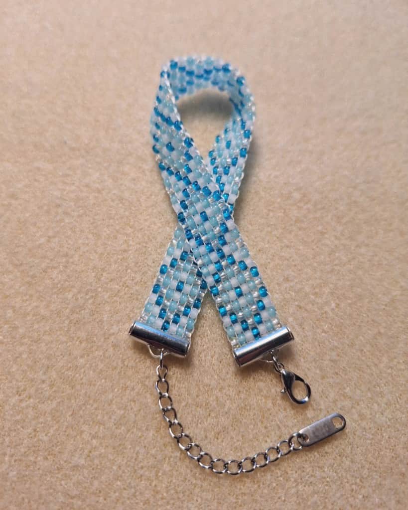 Pērlīšu rokassprādze