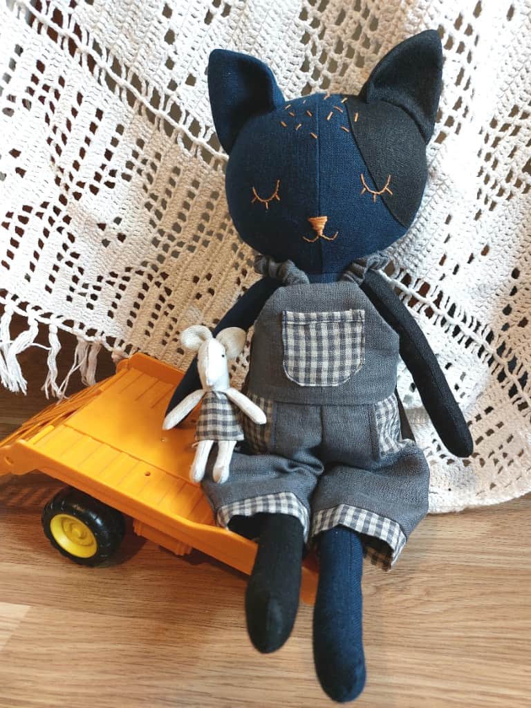 Lelle kaķis, ar vai bez peles