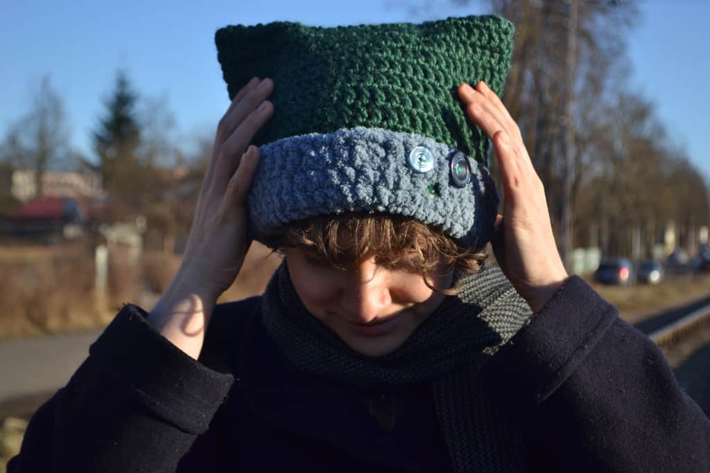 tamborēts zaļš mjau-bīnijs