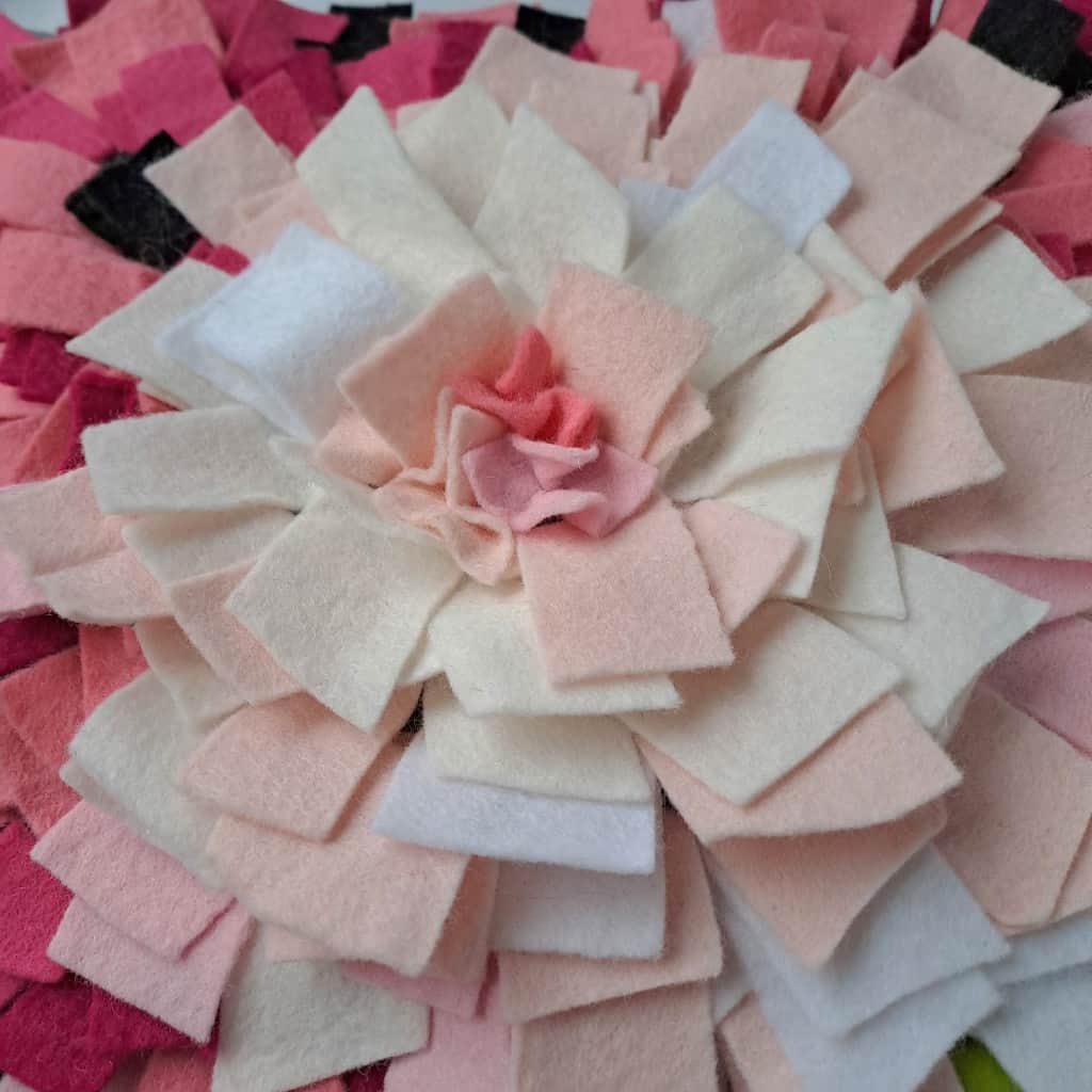 Dekoratīvs spilvens "Ūdensroze"