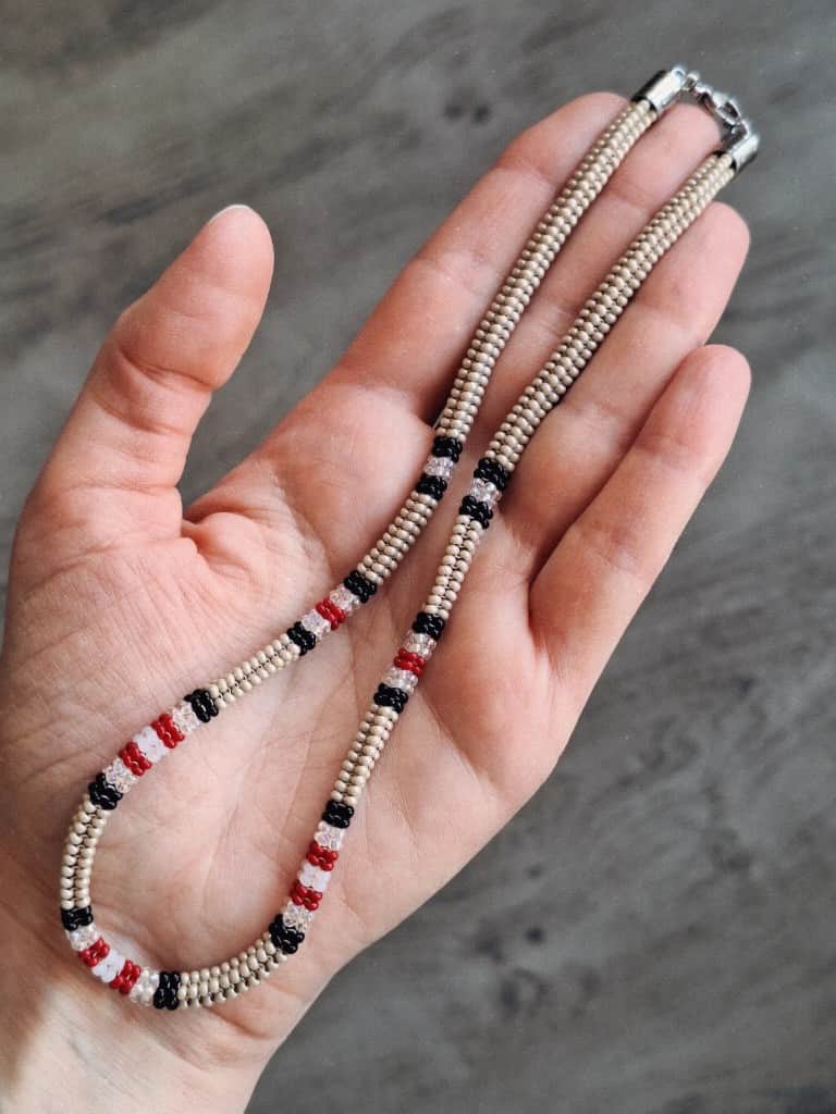 Pērlīšu kaklarota