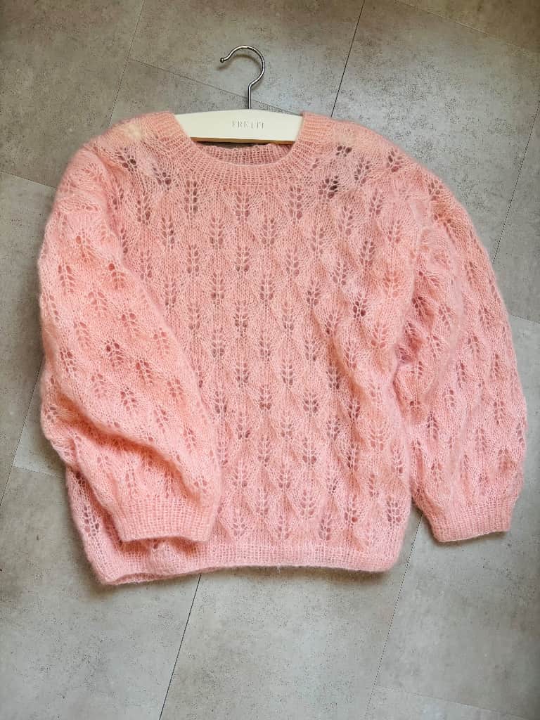 Sieviešu džemperis.