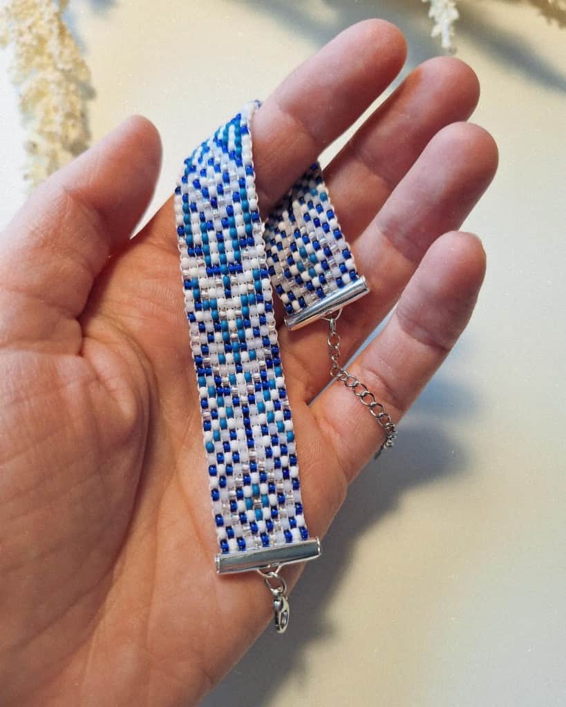 Pērlīšu rokassprādze