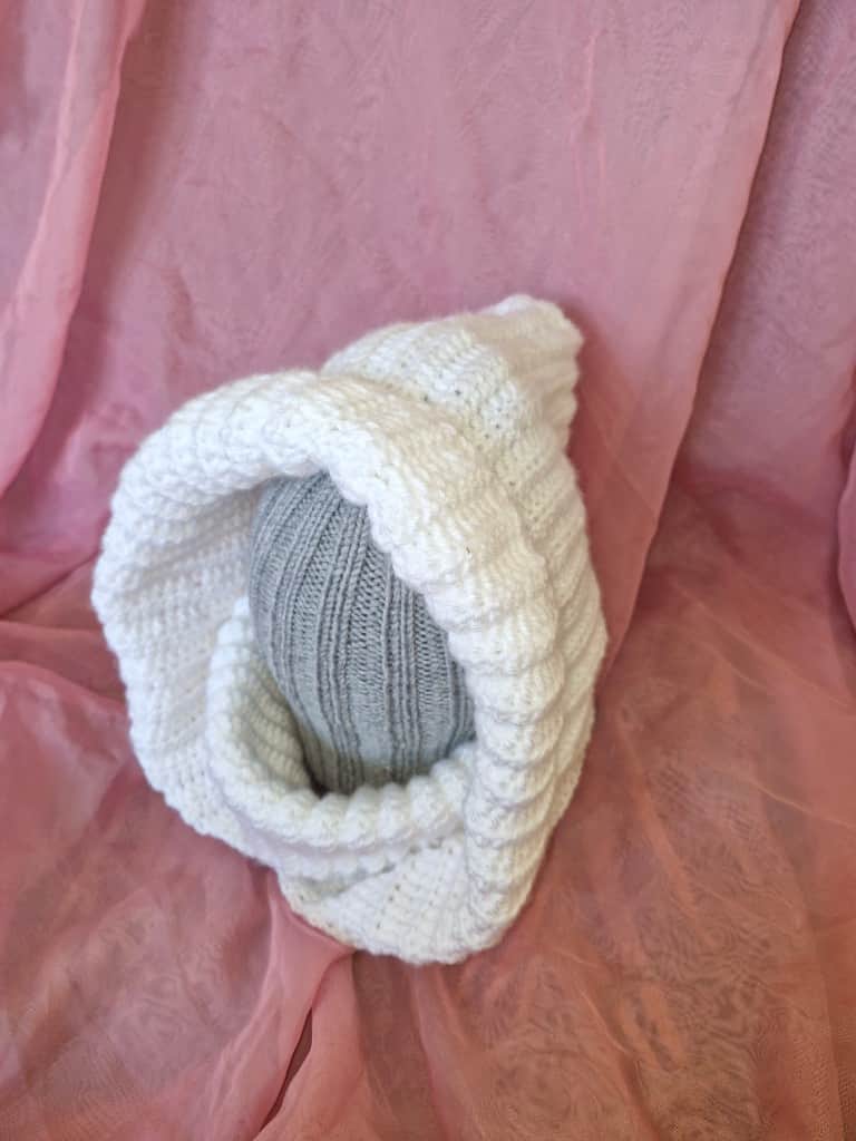 Baklava / šalle ar kapuci