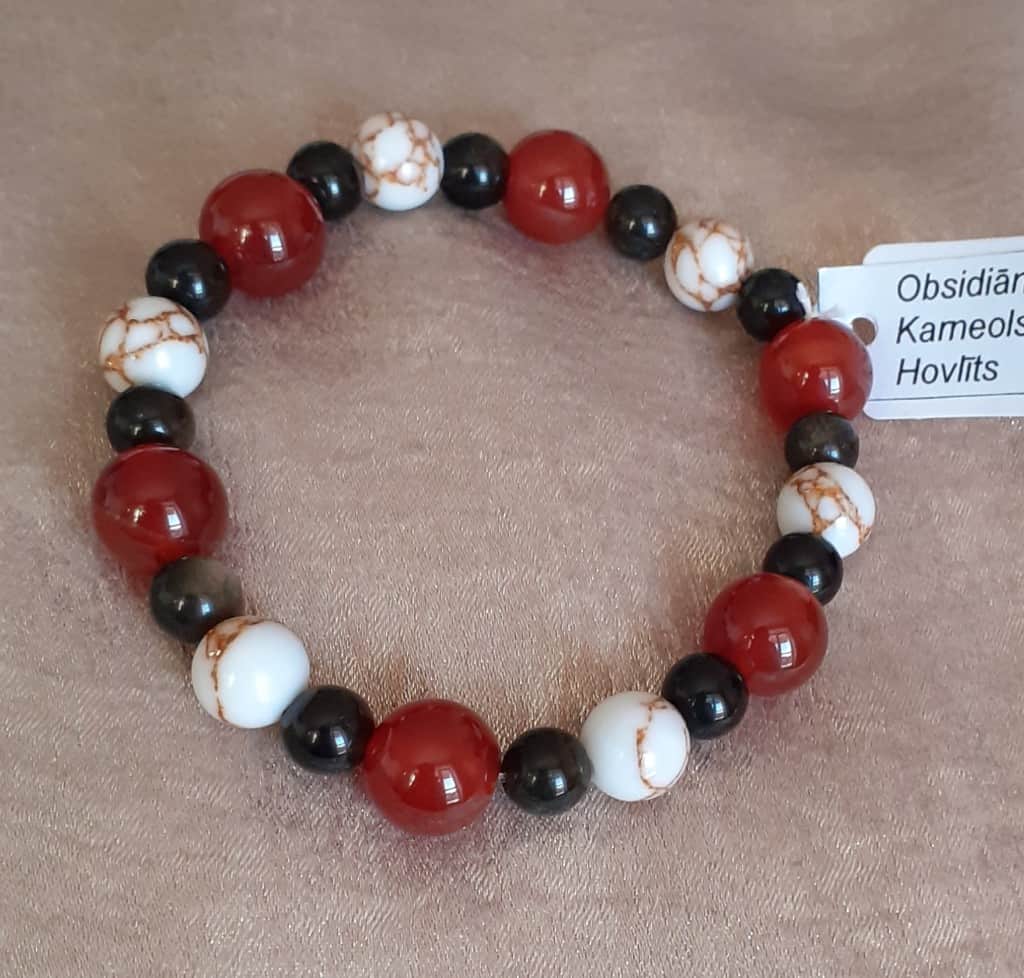 Elastīga dabīgo akmeņu rokassprādze