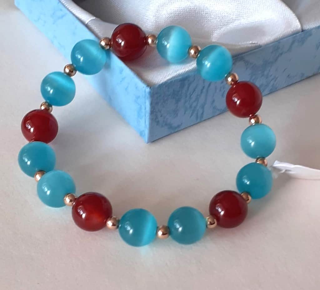 Elastīga dabīgo akmeņu rokassprādze