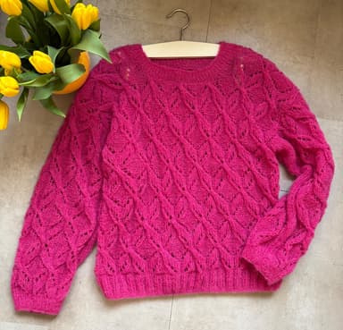 Sieviešu džemperis.