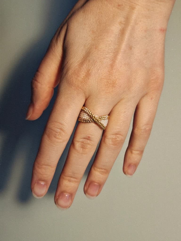 18 / Pērle ar zeltu