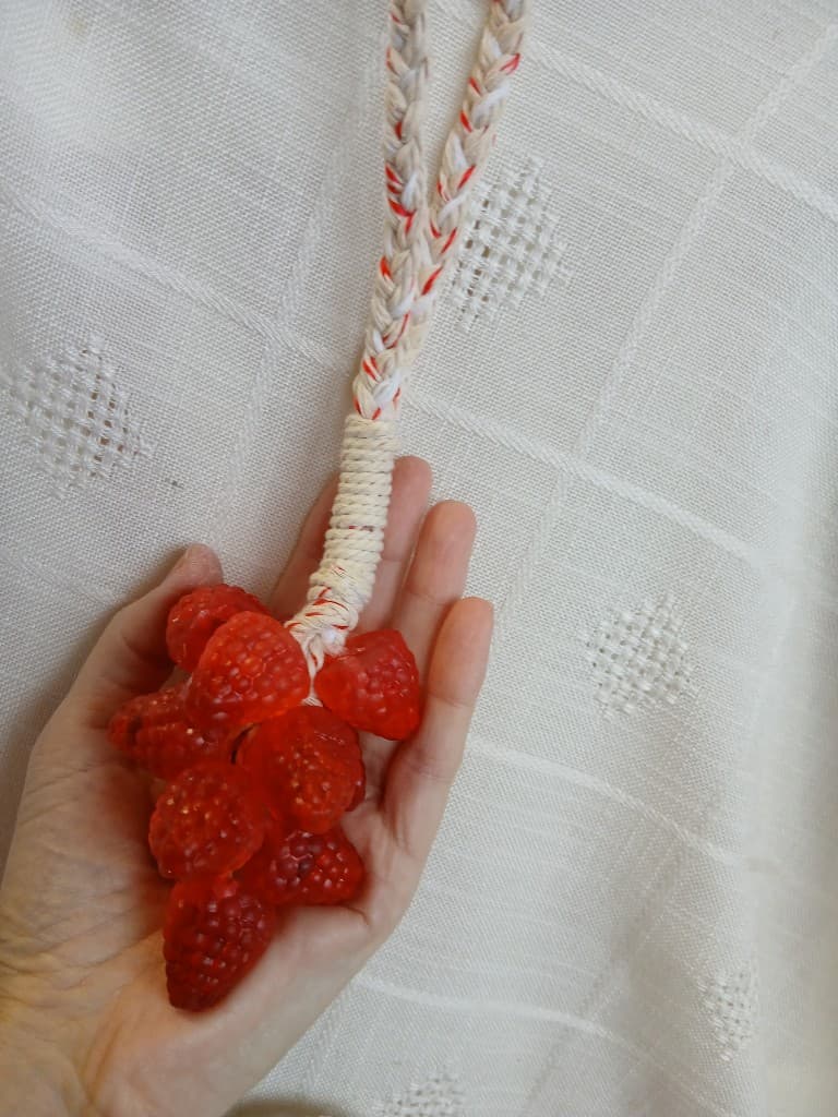 Ziepes ķekars aveņu